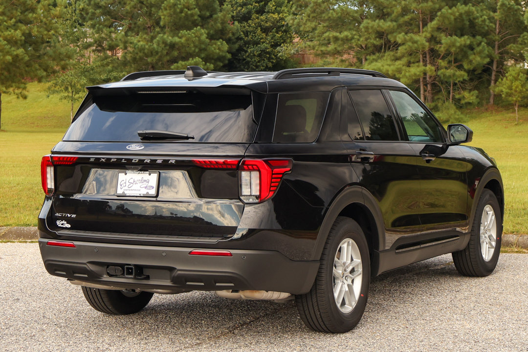 New 2026 Ford Explorer Active RWD image 6