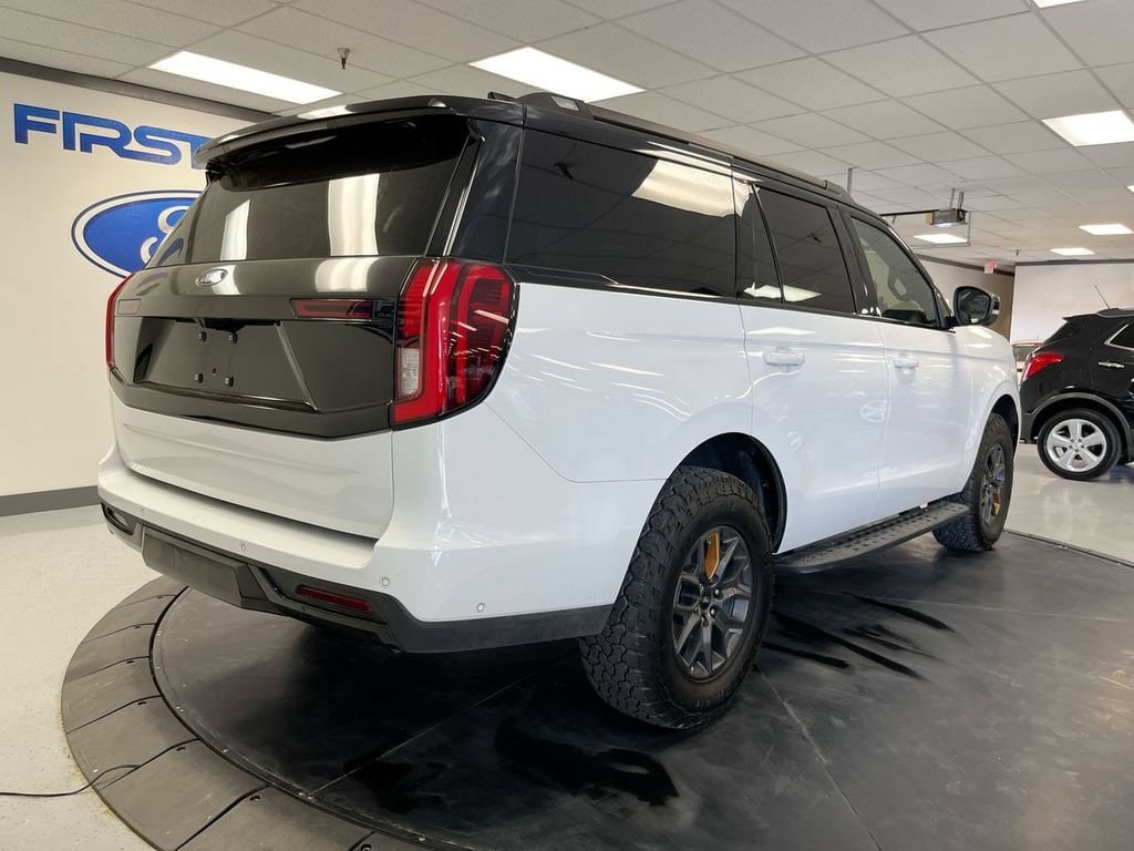 Used 2025 Ford Expedition Tremor AWD/4WD image 8
