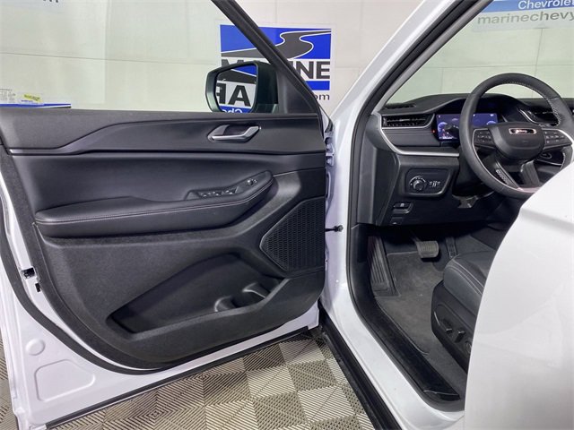 Used 2023 Jeep Grand Cherokee Laredo w/ Luxury Tech Group I image 27