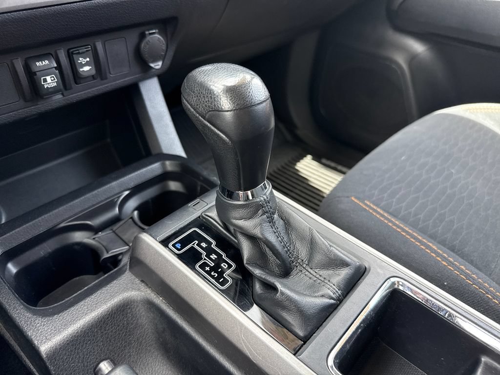 Used 2018 Toyota Tacoma SR5 RWD image 22