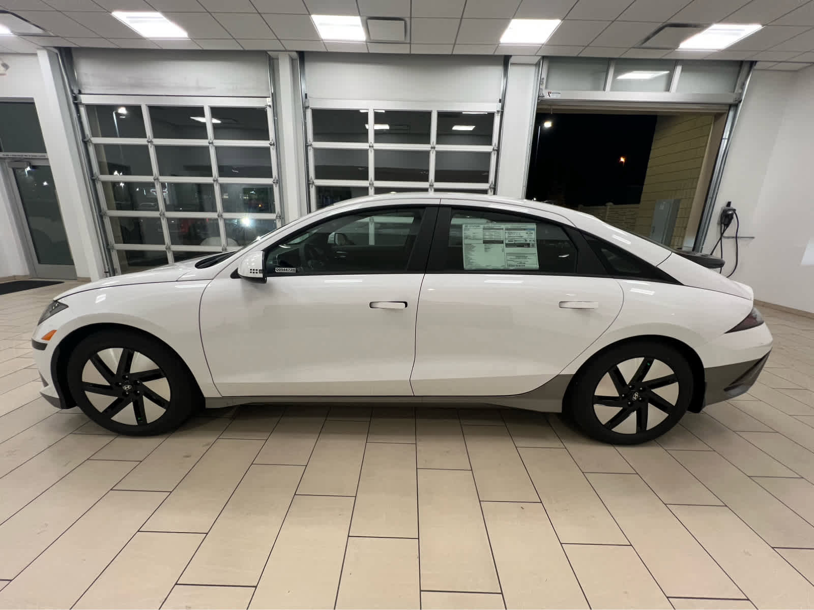 New 2025 Hyundai Ioniq 6 SE image 12