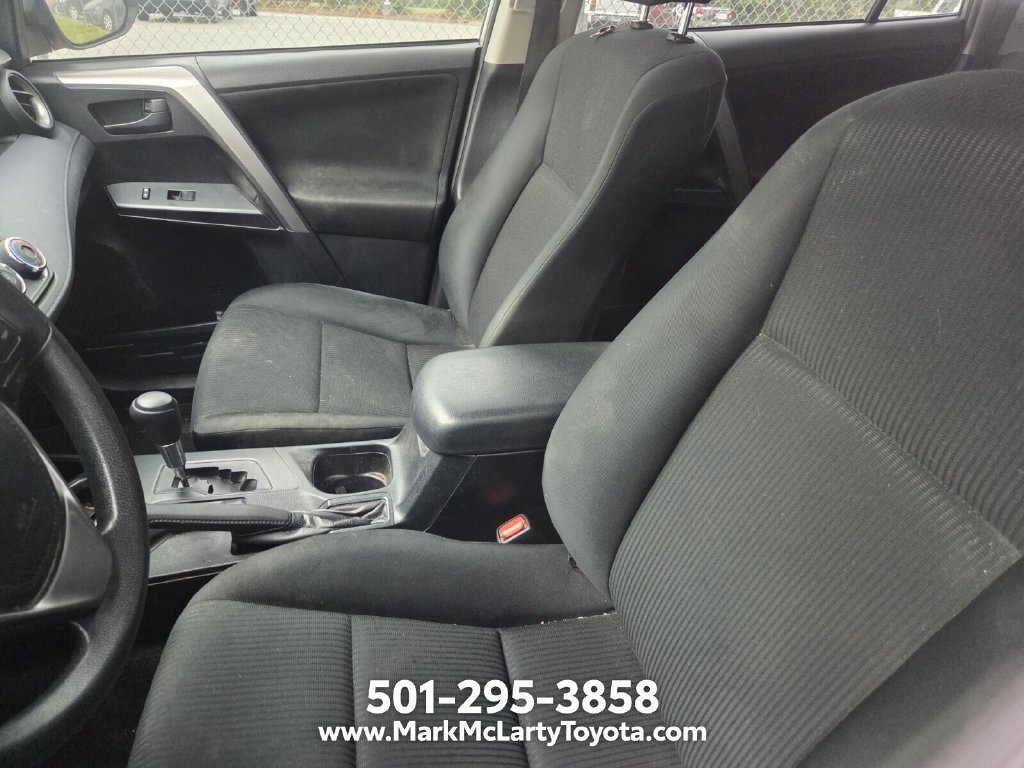 Used 2018 Toyota RAV4 LE FWD image 7