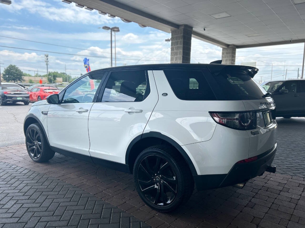 Used 2017 Land Rover Discovery Sport HSE AWD/4WD image 9