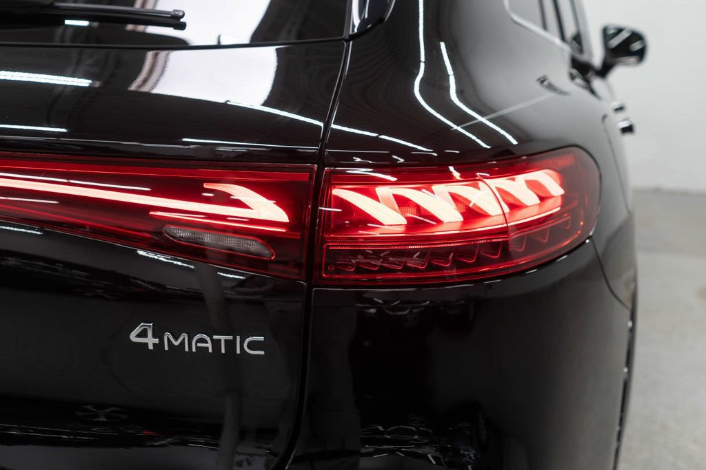 Used 2023 Mercedes-Benz EQS 580 4MATIC SUV w/ Exclusive Trim Package image 53