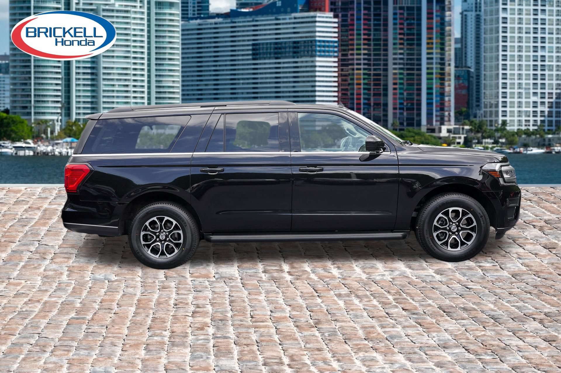 Used 2024 Ford Expedition Max XLT RWD image 4