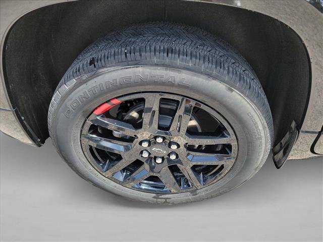Used 2023 Chevrolet Traverse Premier w/ Redline Edition FWD image 11