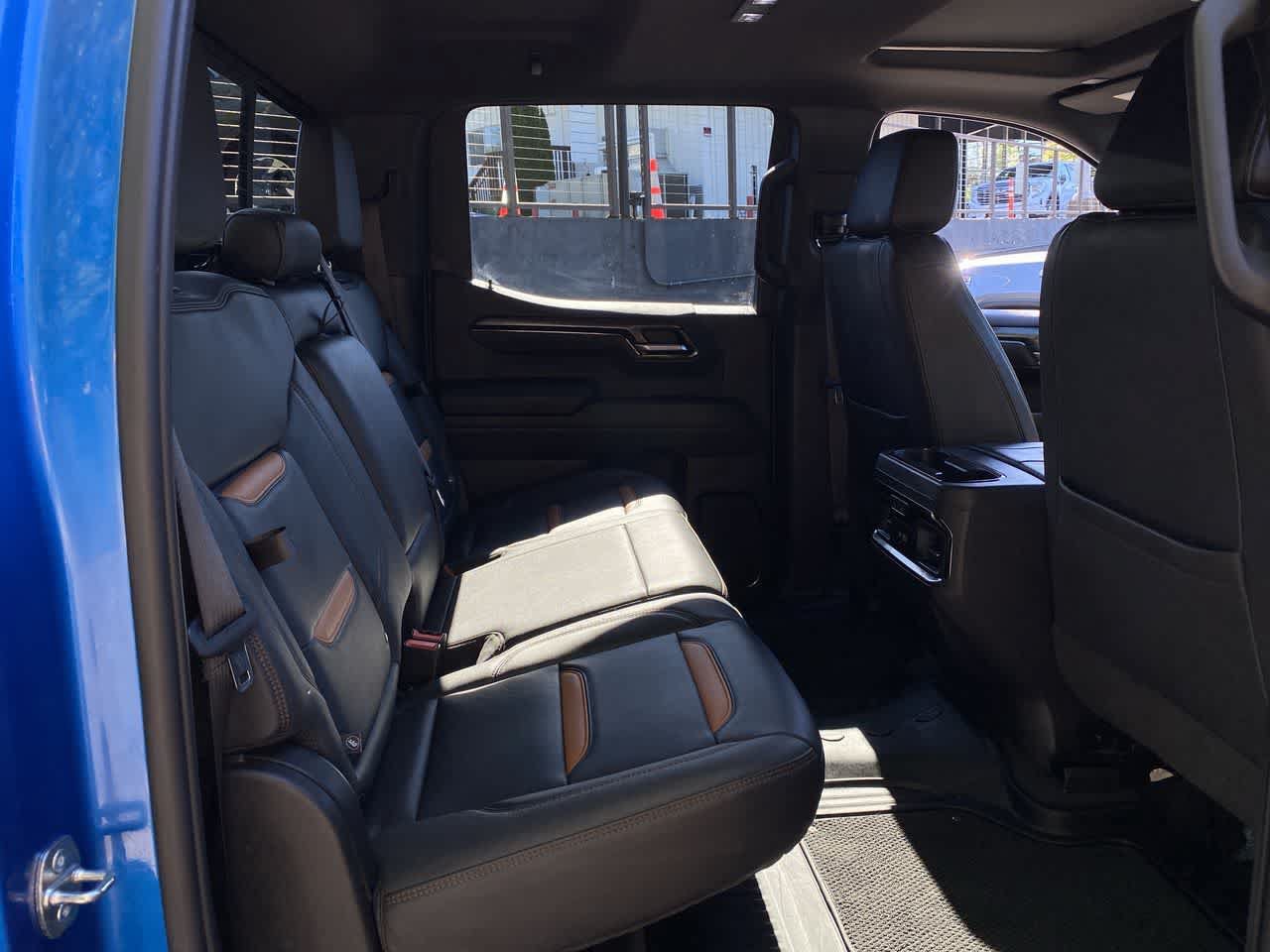 Used 2022 GMC Sierra 1500 AT4 w/ AT4 Premium Package AWD/4WD image 17