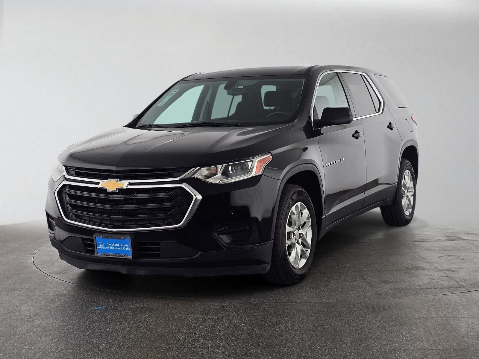 Used 2021 Chevrolet Traverse LS w/ LPO, Cargo Package FWD image 7