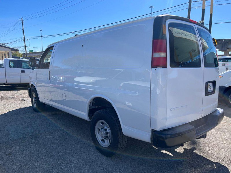 Used 2007 Chevrolet Express 2500 image 4