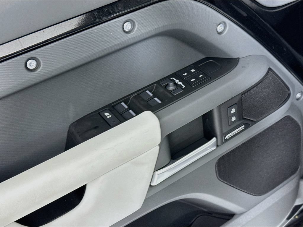 New 2026 Land Rover Defender 110 X-Dynamic SE AWD/4WD image 25