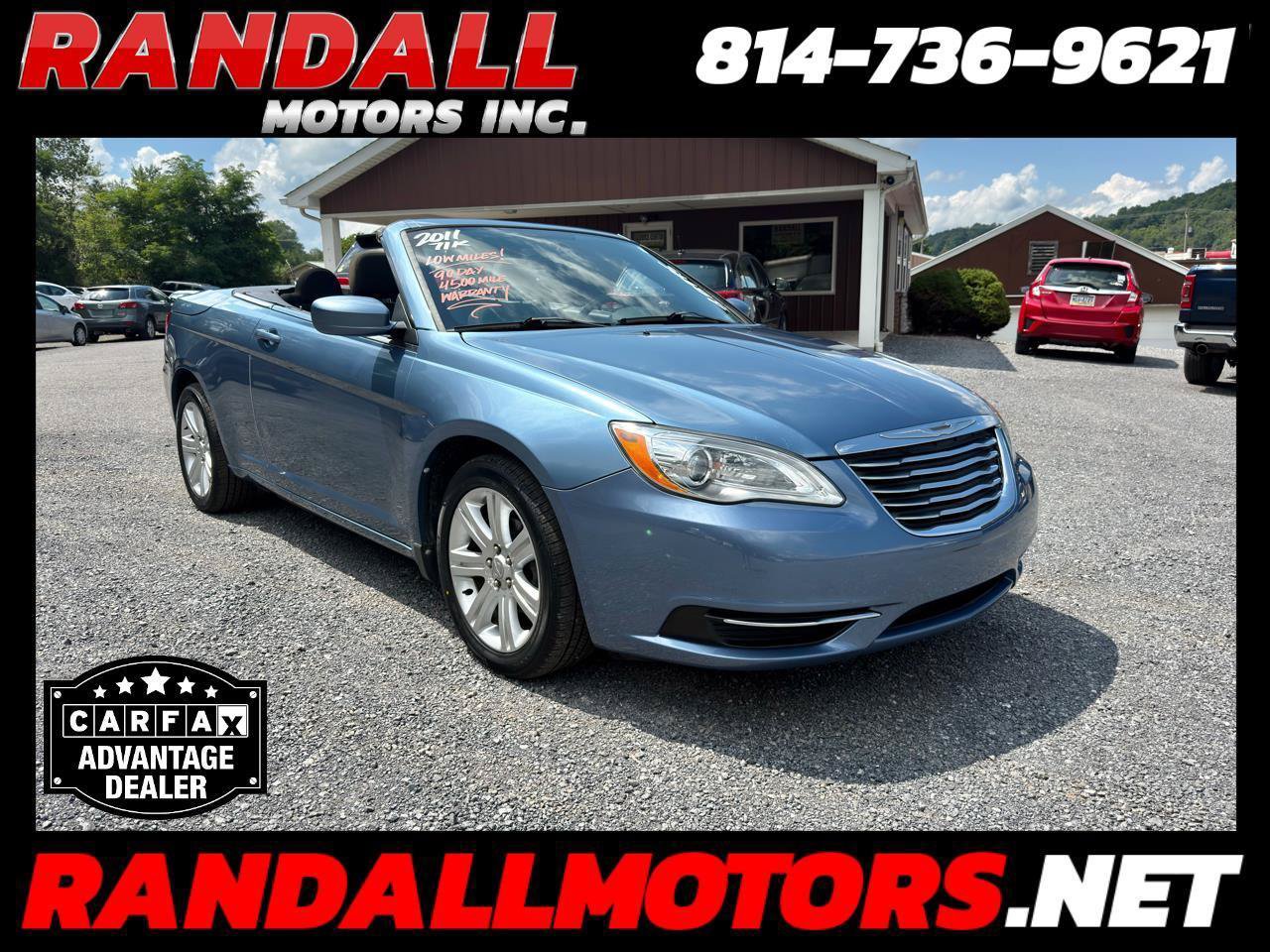 Used 2011 Chrysler 200 Touring FWD image 1