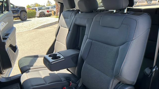 Used 2025 Ford Explorer Active RWD image 21