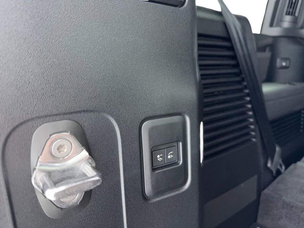 Used 2024 Land Rover Defender 130 X image 13