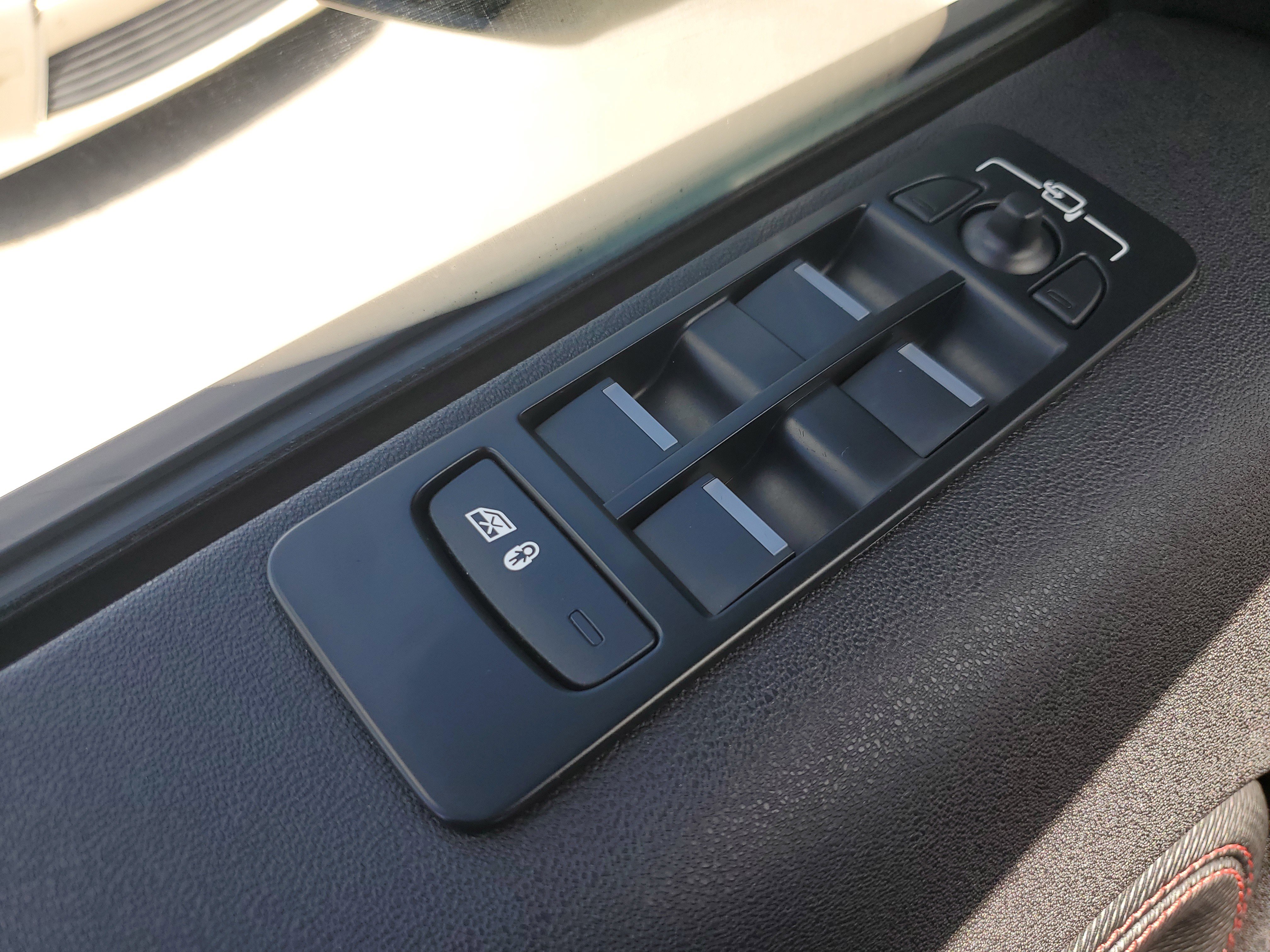 Used 2023 Land Rover Discovery Sport SE R-Dynamic image 26