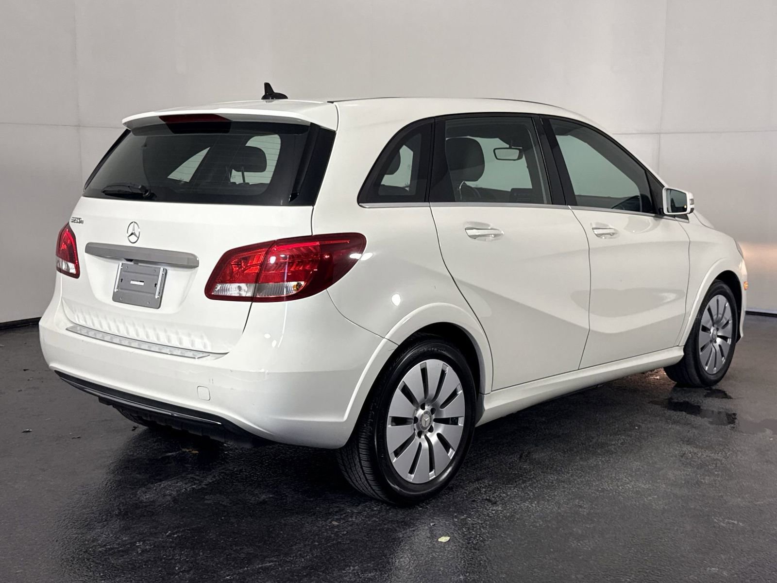 Used 2017 Mercedes-Benz B 250e image 8
