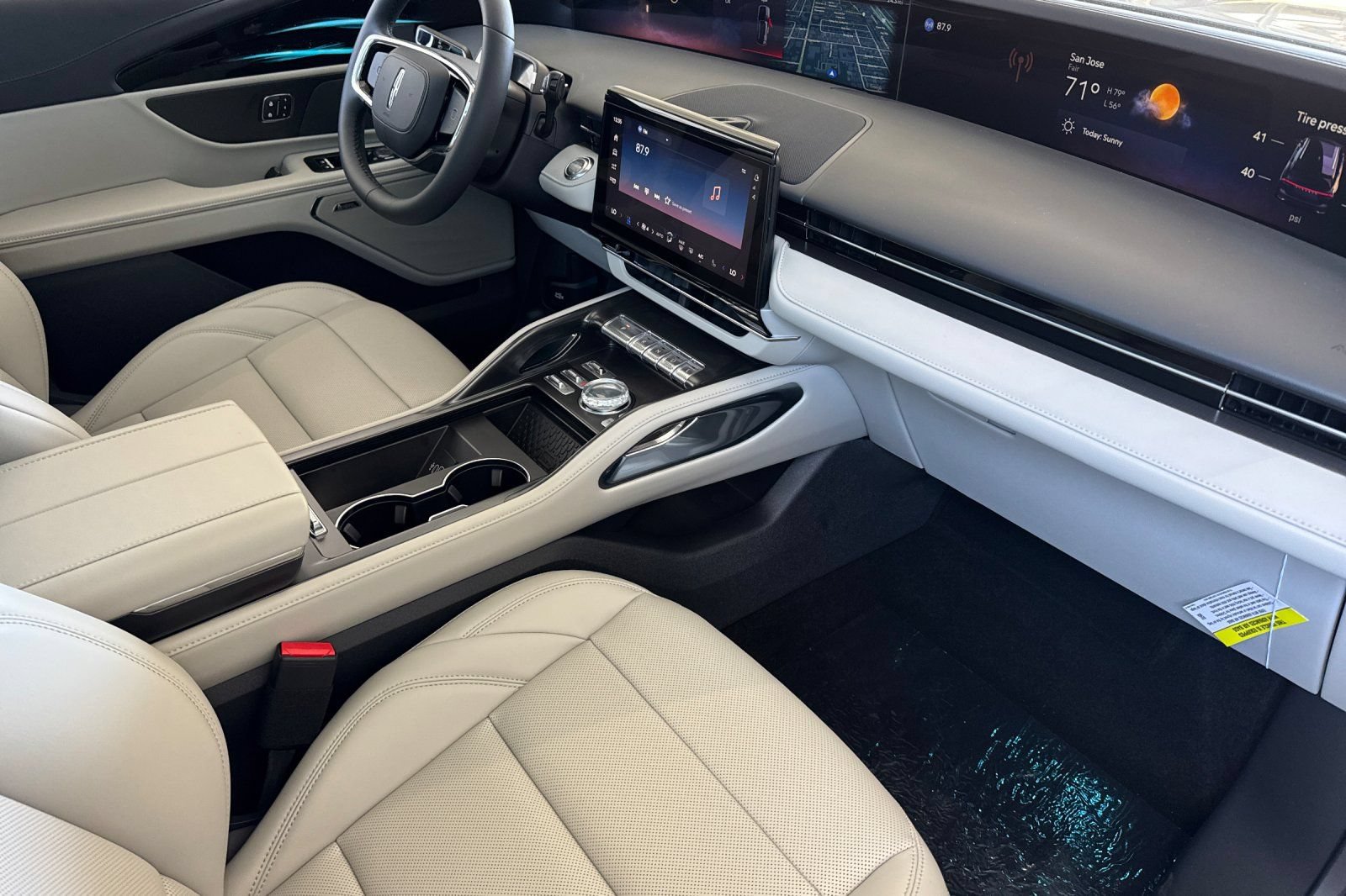 New 2026 Lincoln Nautilus Premier w/ Equipment Group 102A AWD/4WD image 12