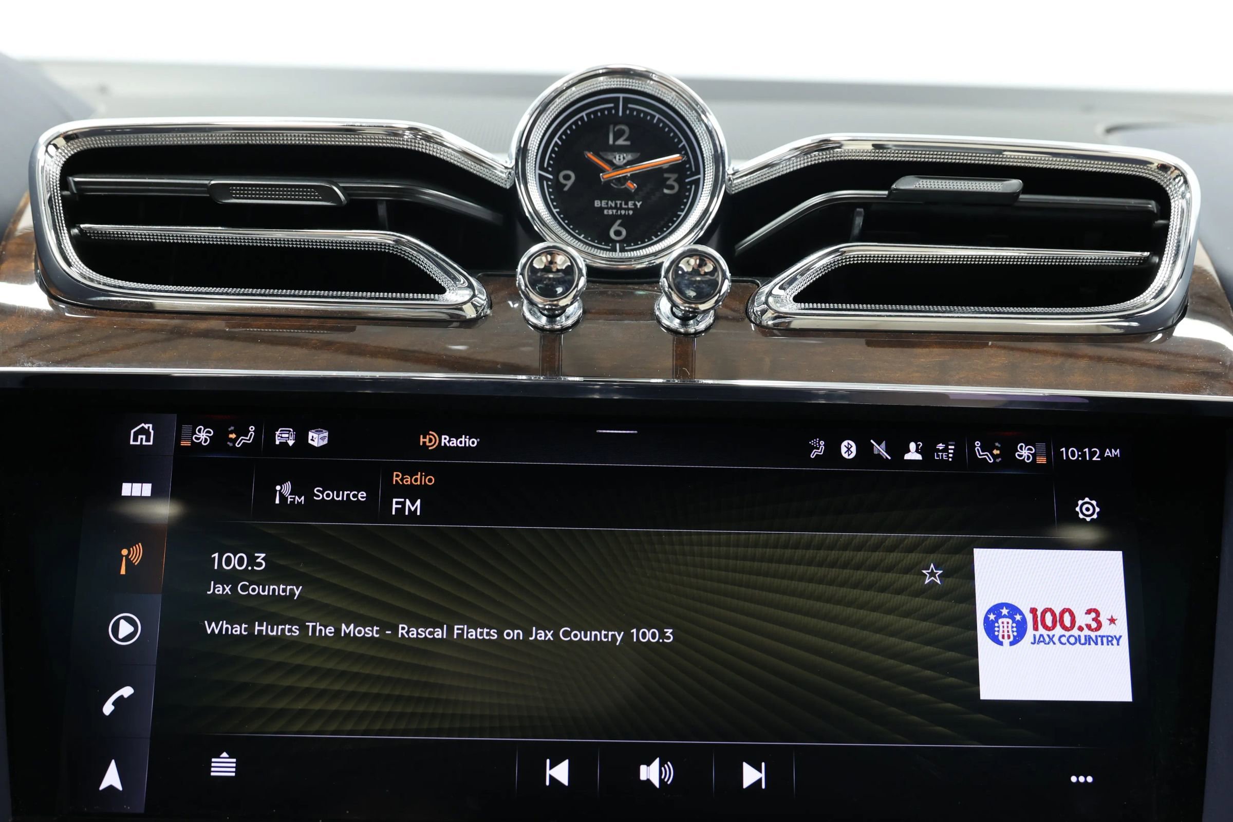 Used 2022 Bentley Bentayga image 41