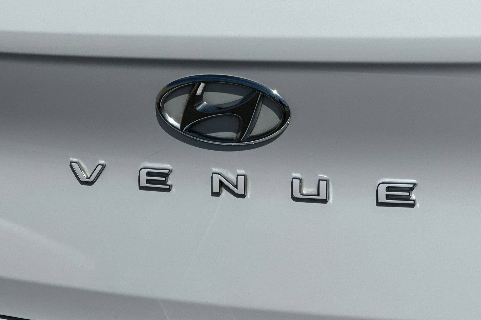 Used 2025 Hyundai Venue SEL FWD image 27