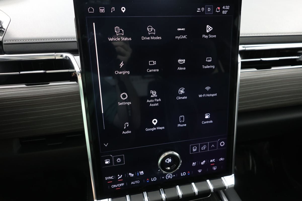 Used 2025 GMC Sierra EV Denali AWD/4WD image 32