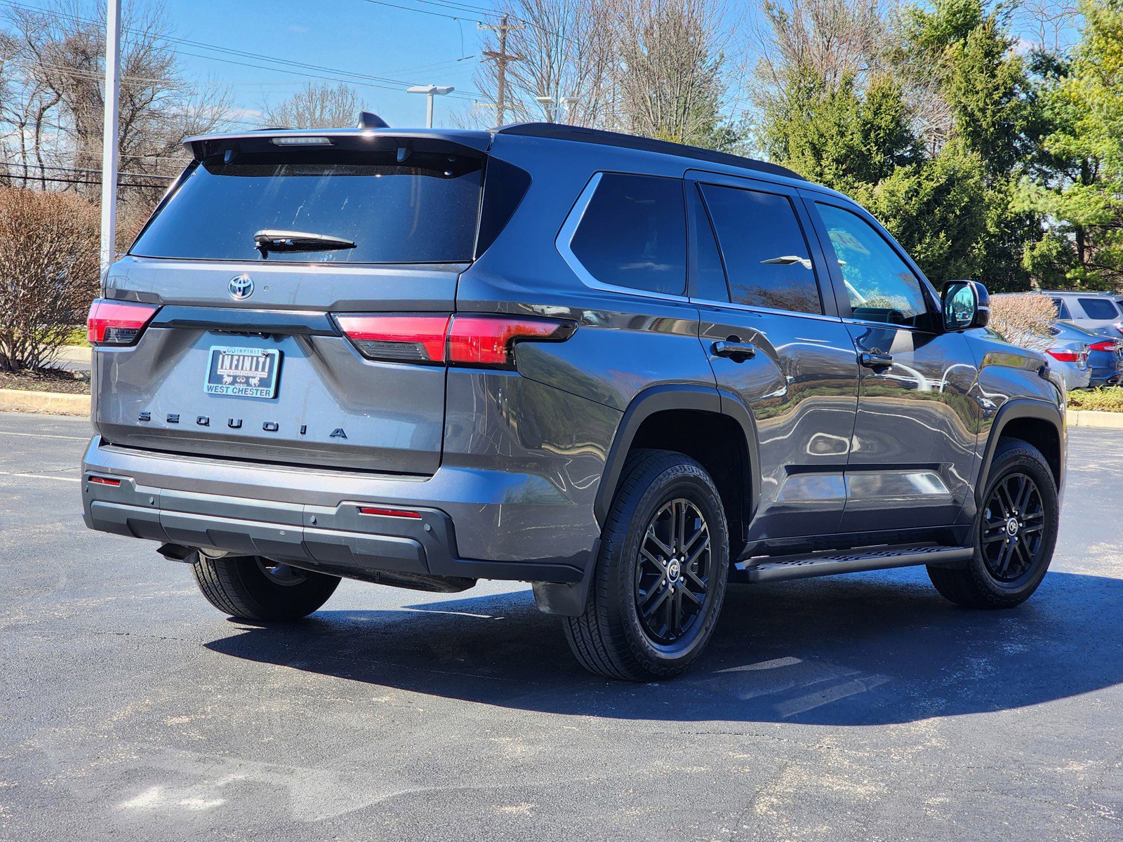 Used 2024 Toyota Sequoia SR5 w/ SR5 Premium Package AWD/4WD image 2