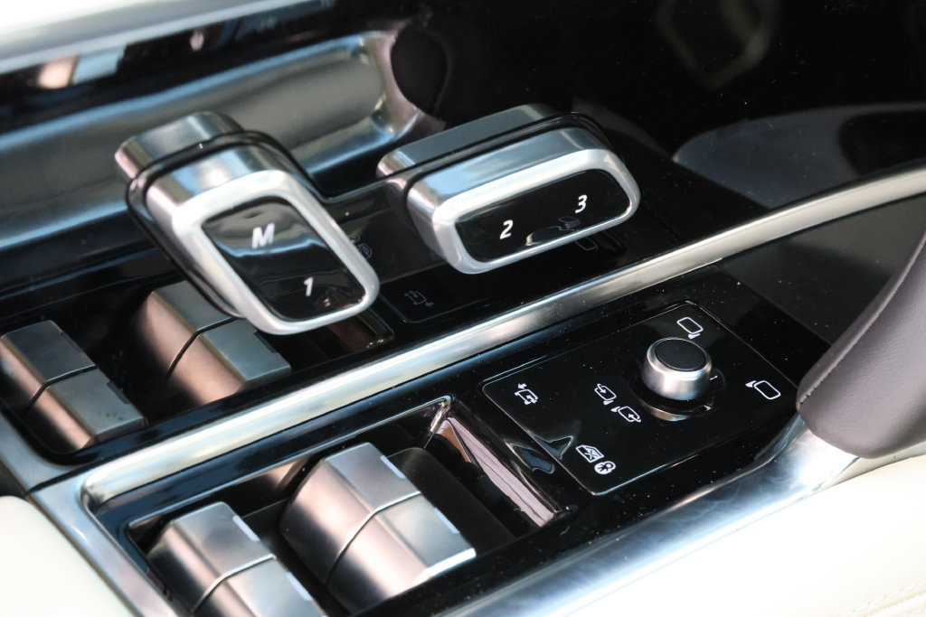 New 2026 Land Rover Range Rover SE AWD/4WD image 14