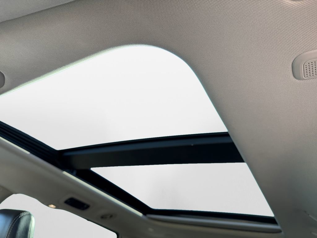 Certified 2023 Chrysler Pacifica Limited image 19