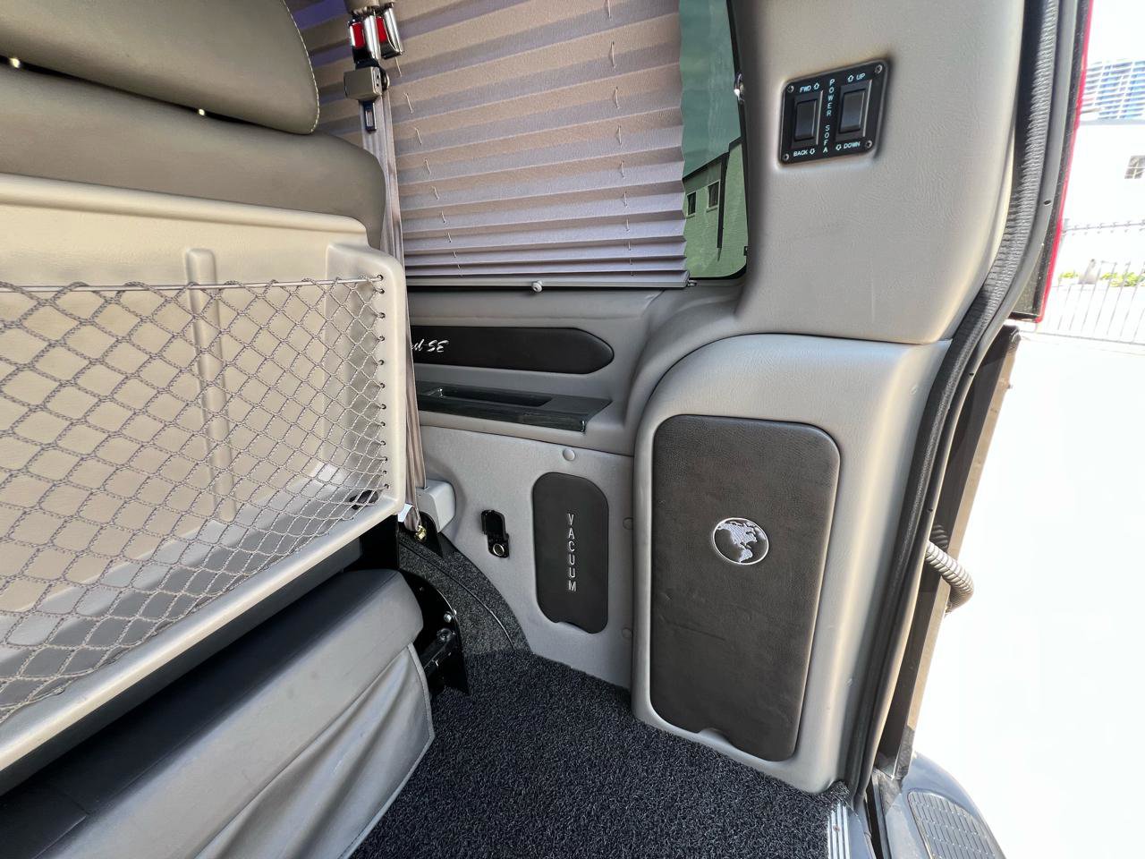 Used 2016 Chevrolet Express 2500 RWD image 60