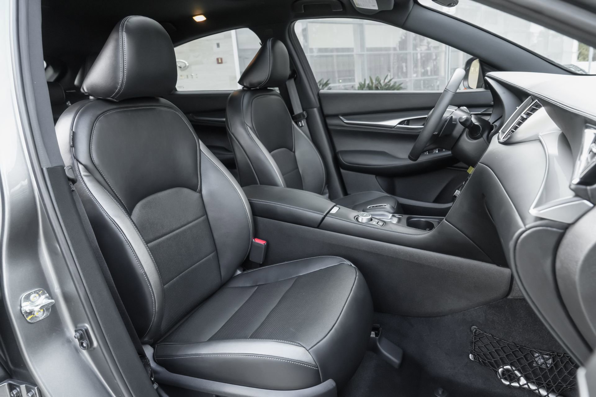 Used 2025 INFINITI QX55 Luxe w/ Accent Package image 36