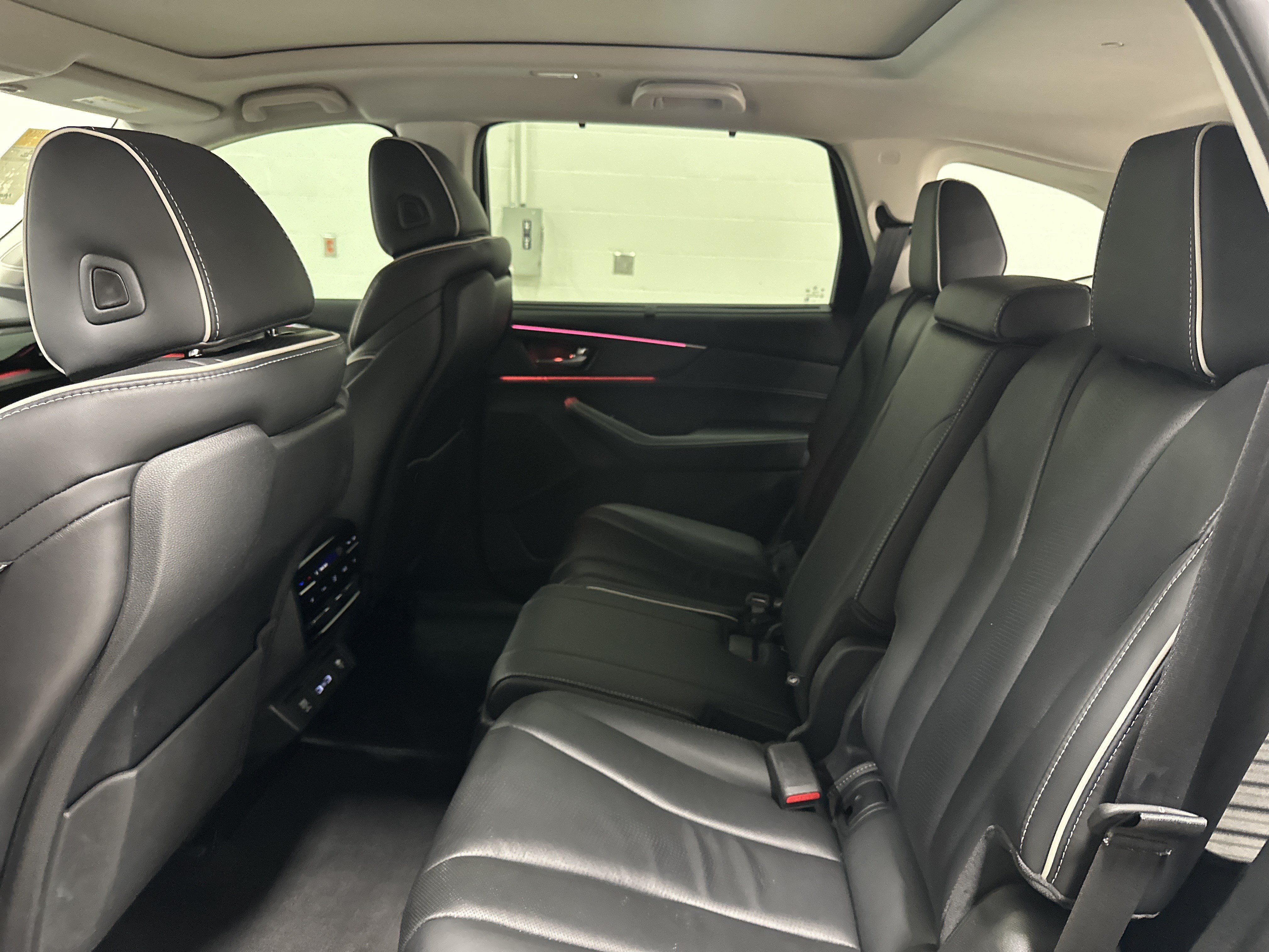 Used 2023 Acura MDX SH-AWD w/ Advance Package image 31