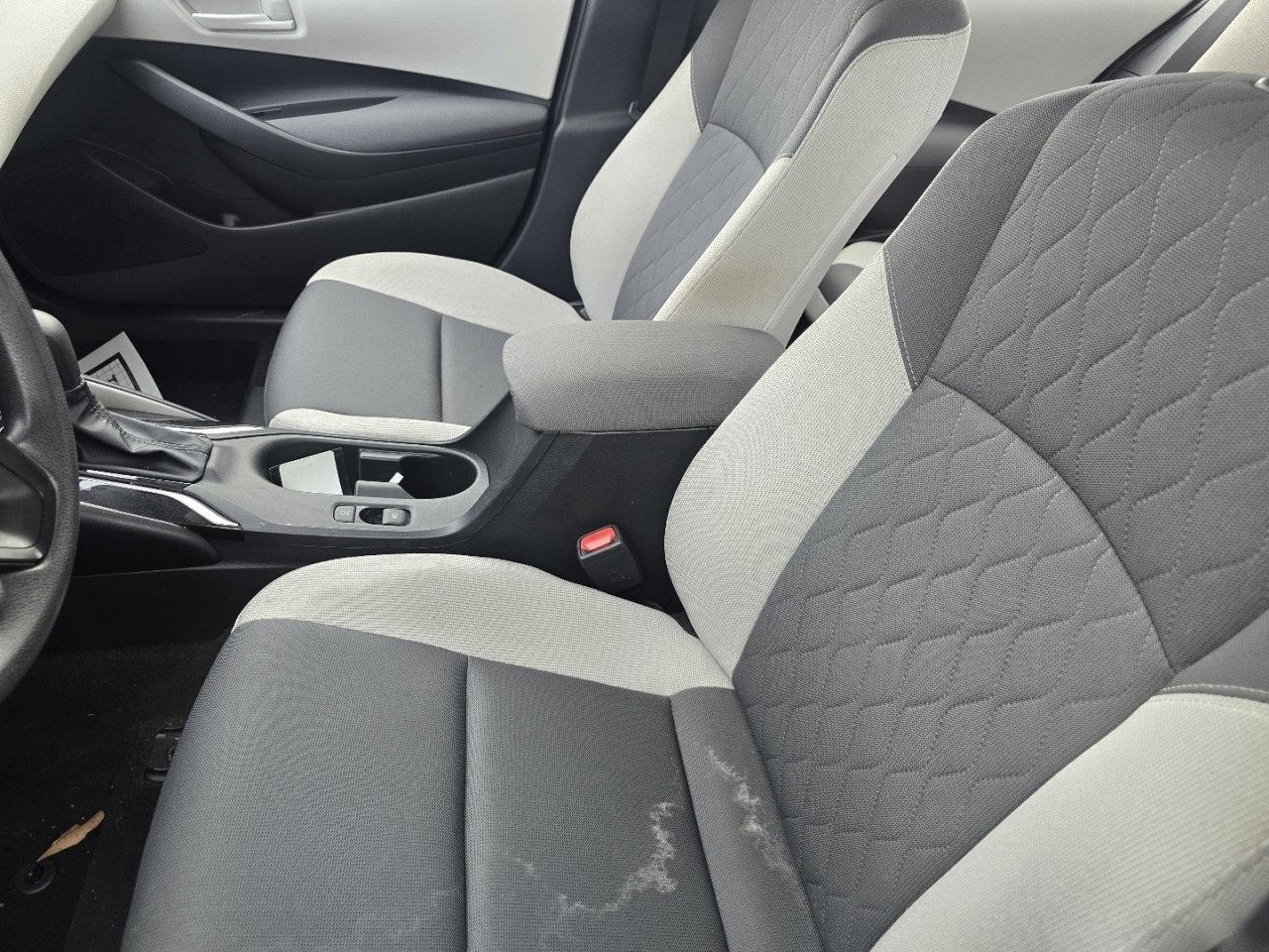 Used 2025 Toyota Corolla LE FWD image 19
