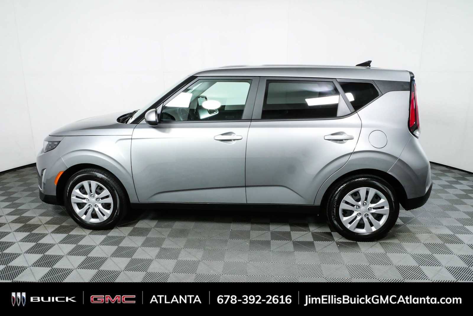 Used 2025 Kia Soul LX FWD image 26