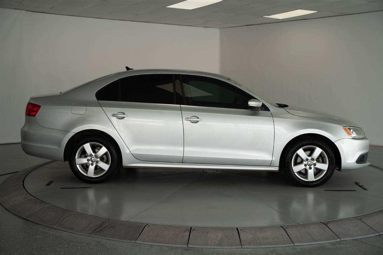 Used 2013 Volkswagen Jetta TDI FWD image 6