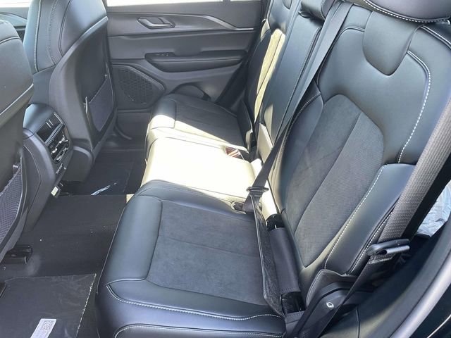 New 2025 Jeep Grand Cherokee Altitude RWD image 11