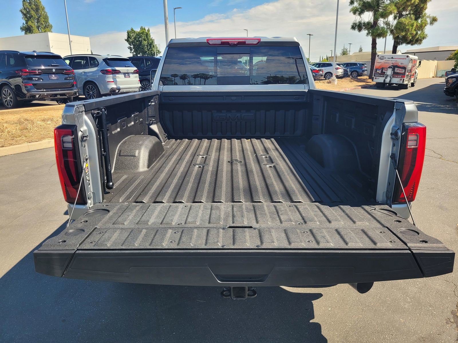 Used 2025 GMC Sierra 2500 Denali Ultimate AWD/4WD image 7