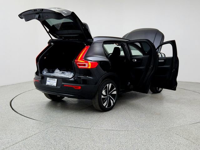 New 2026 Volvo XC40 B5 Ultra w/ Climate Package image 11