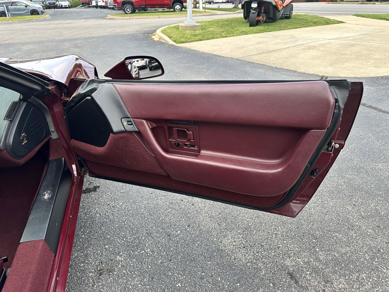 Used 1993 Chevrolet Corvette Coupe RWD image 12