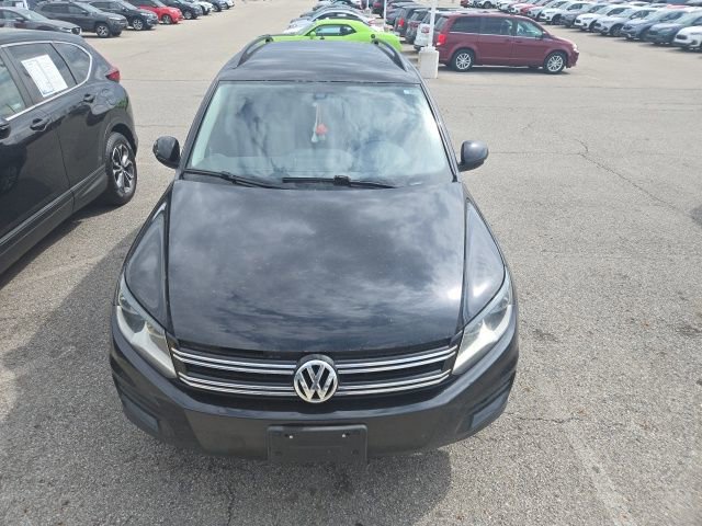 Used 2016 Volkswagen Tiguan S image 2