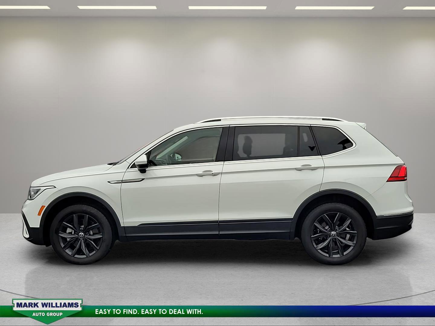 Used 2024 Volkswagen Tiguan SE image 5