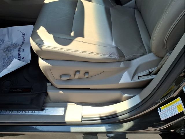 Used 2019 Chevrolet Suburban LT w/ Luxury Package AWD/4WD image 17
