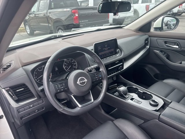 Used 2023 Nissan Rogue SV w/ SV Premium Package image 11