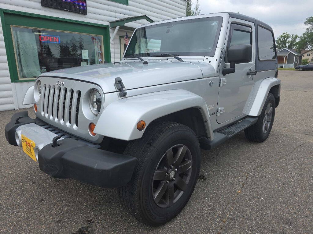 Used 2012 Jeep Wrangler Sahara AWD/4WD image 2