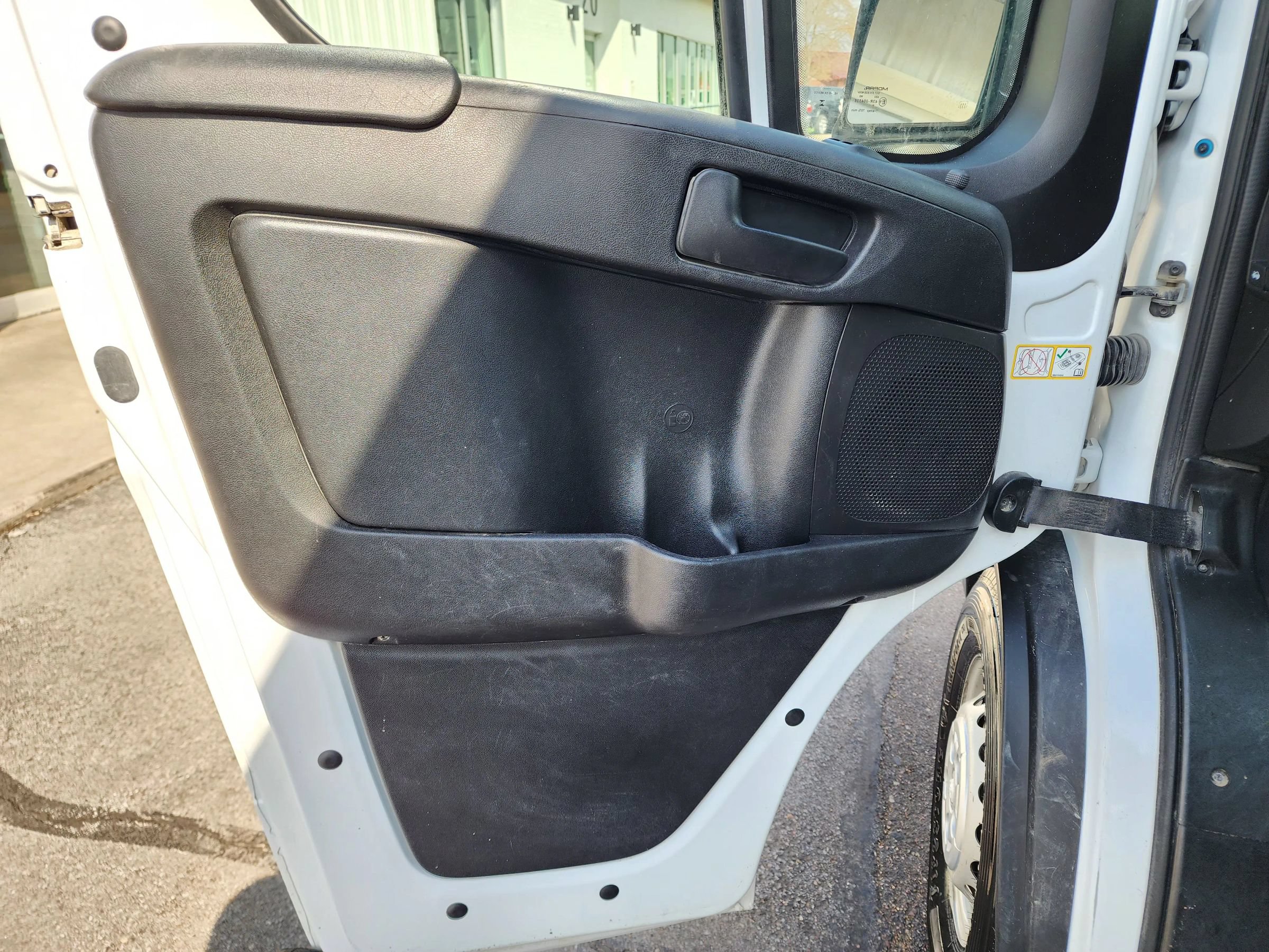 Used 2025 RAM ProMaster 2500 w/ Convenience Group FWD image 21