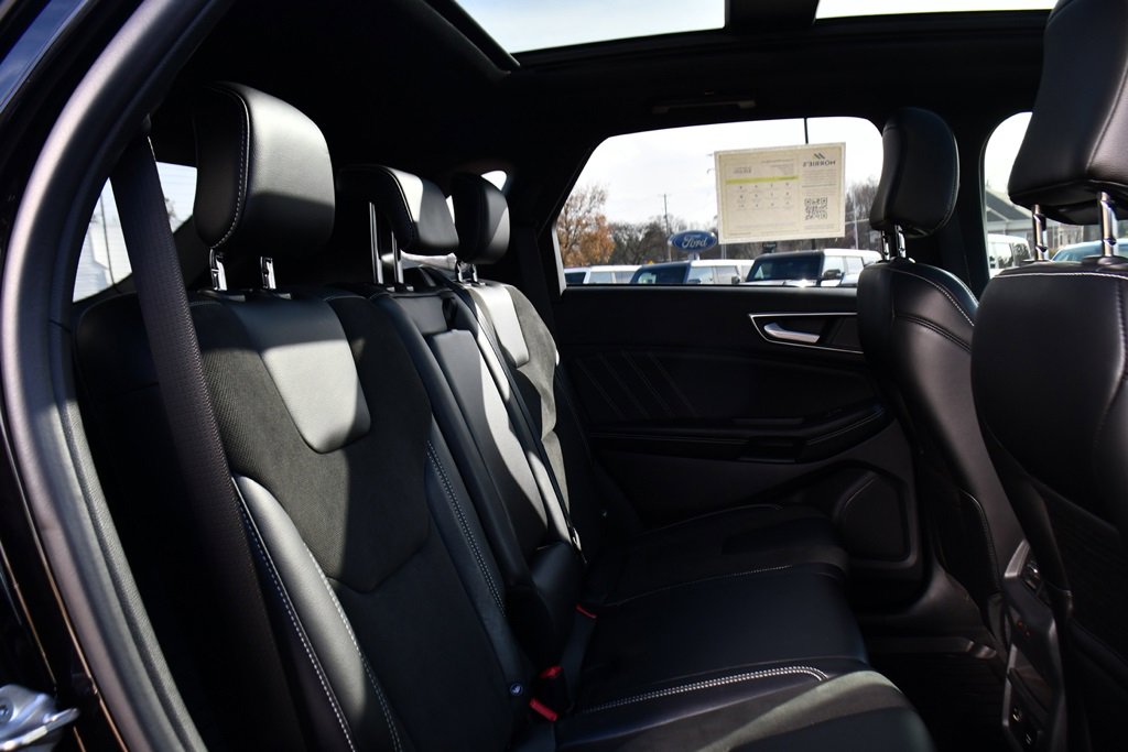 Used 2021 Ford Edge ST w/ Equipment Group 401A image 18