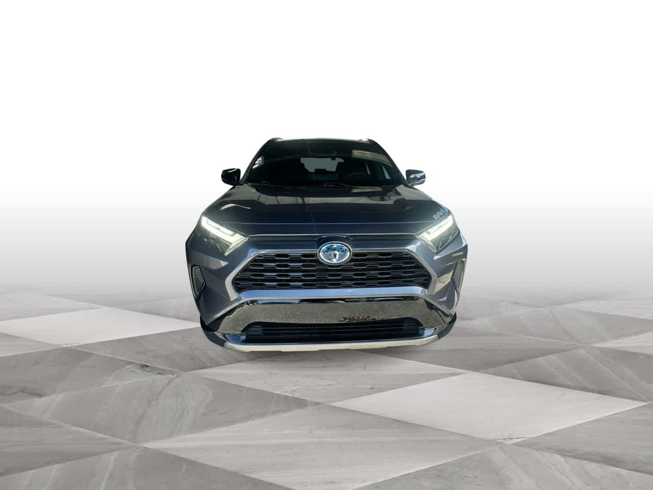 Used 2024 Toyota RAV4 SE AWD/4WD image 3