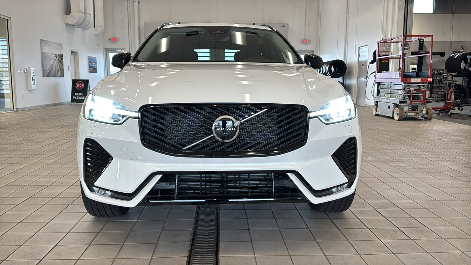New 2026 Volvo XC60 B5 Ultra w/ Protection Package Premier AWD/4WD image 10