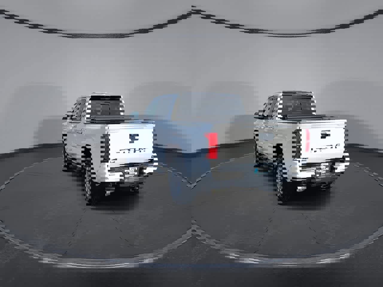 Certified 2024 Toyota Tacoma SR5 AWD/4WD image 16