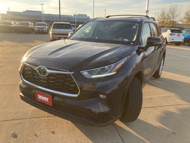 Used 2023 Toyota Highlander Limited image 3