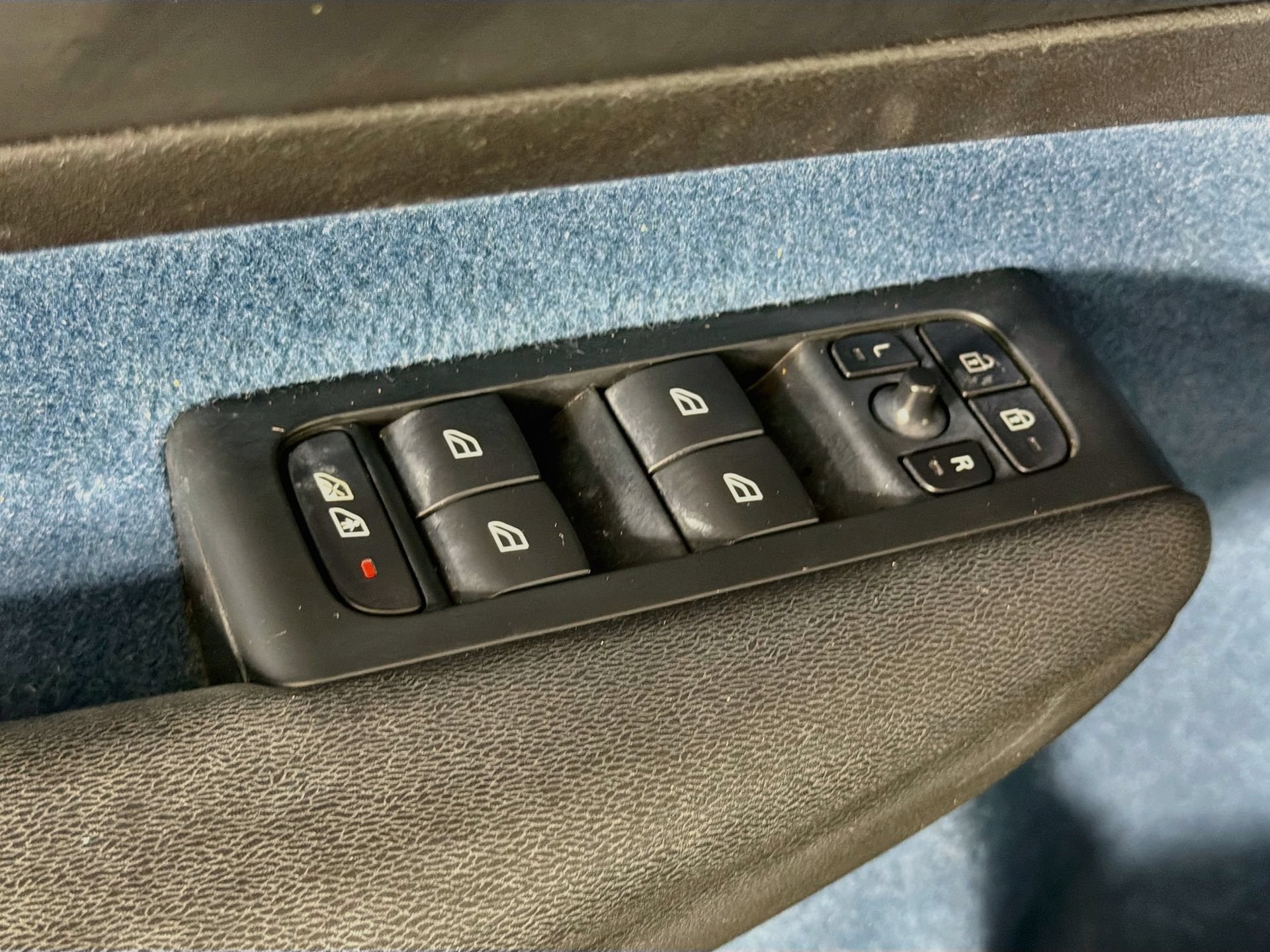 Certified 2023 Volvo C40 P8 Recharge Plus AWD/4WD image 18