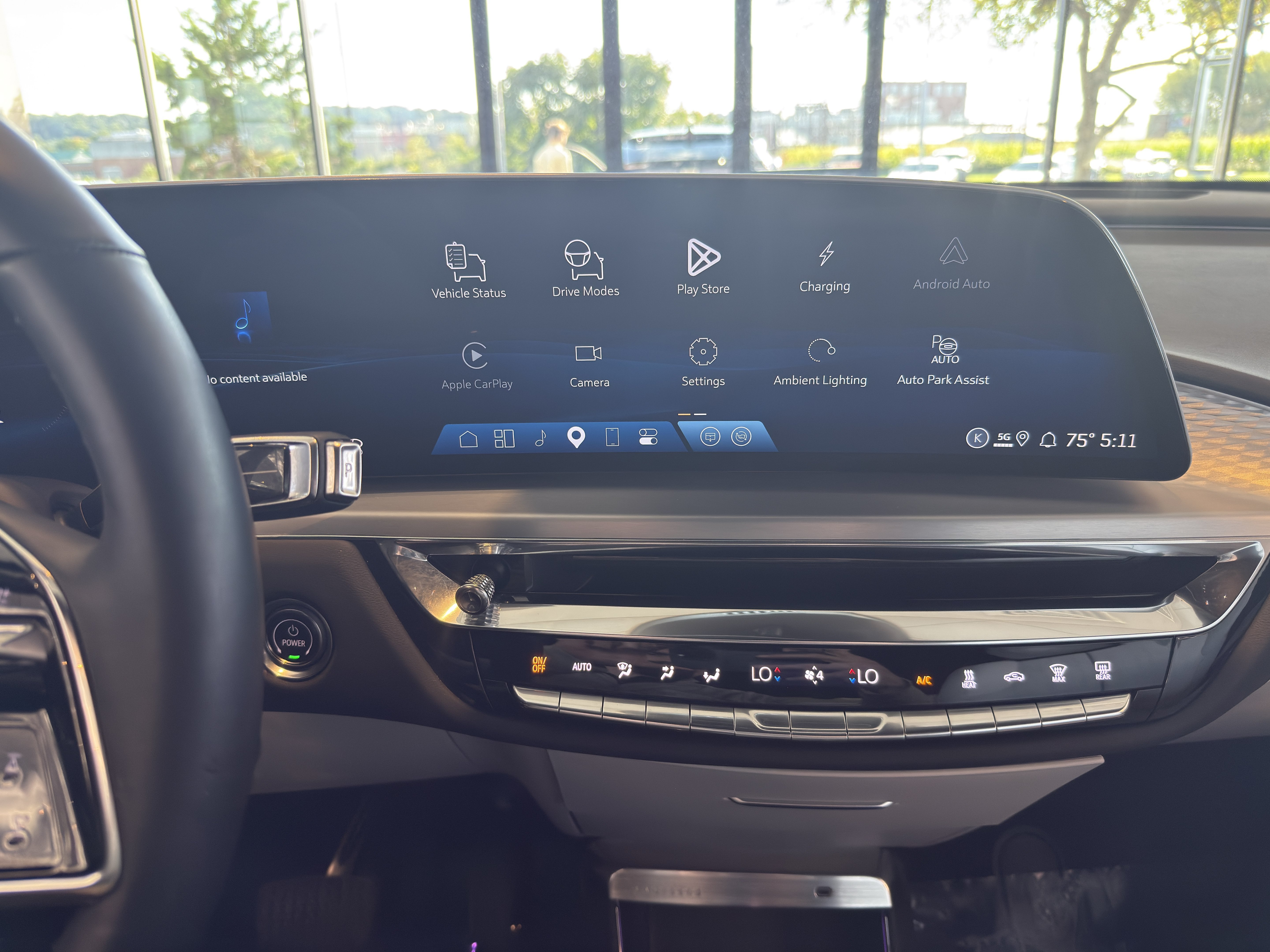 Used 2025 Cadillac Lyriq Luxury AWD/4WD image 12