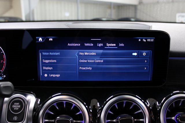 Used 2024 Mercedes-Benz GLB 250 4MATIC image 28